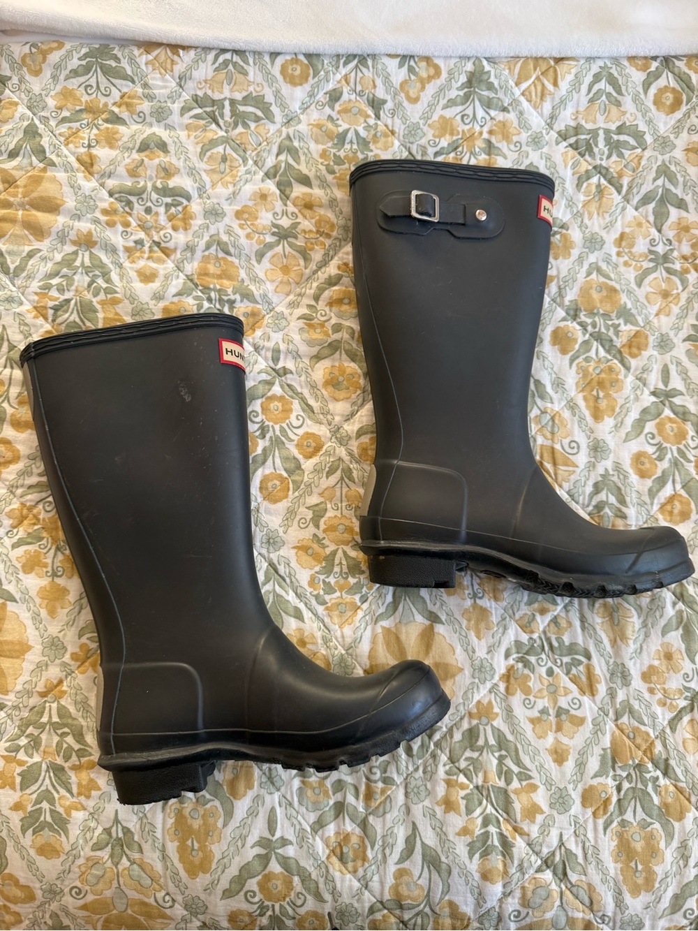 Hunter Kids Black Classic Rain Boots full length size 3 girl 2 boy